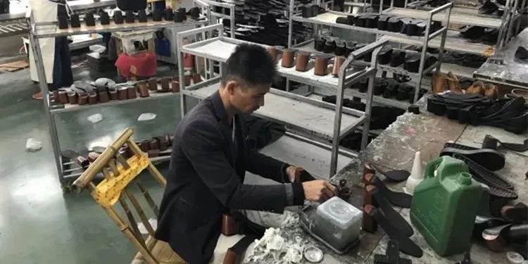 Dejing的凈??制鞋廠除臭劑，治理揮發性有機化合物(VOC)廢氣.jpg